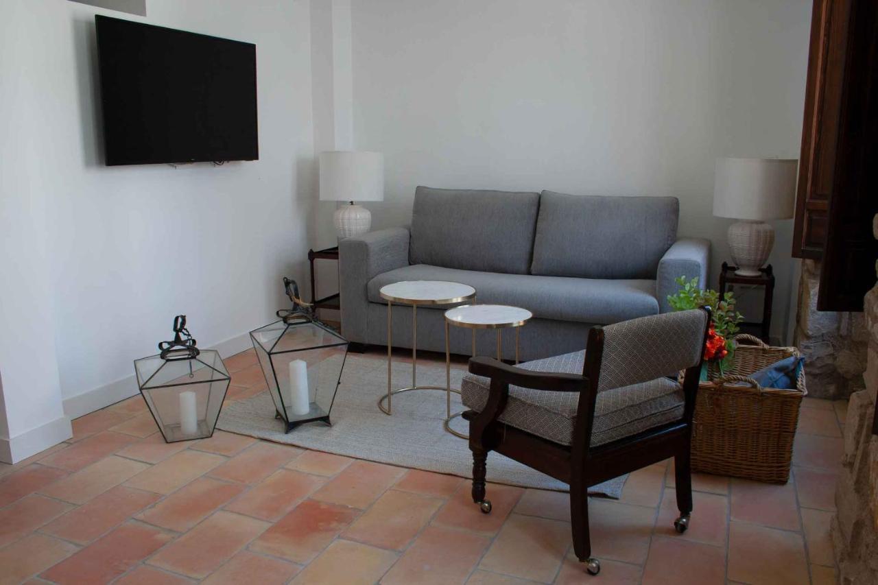 Apartamentos Tres Llaves Palacio De Vela De Los Cobos Úbeda Eksteriør billede