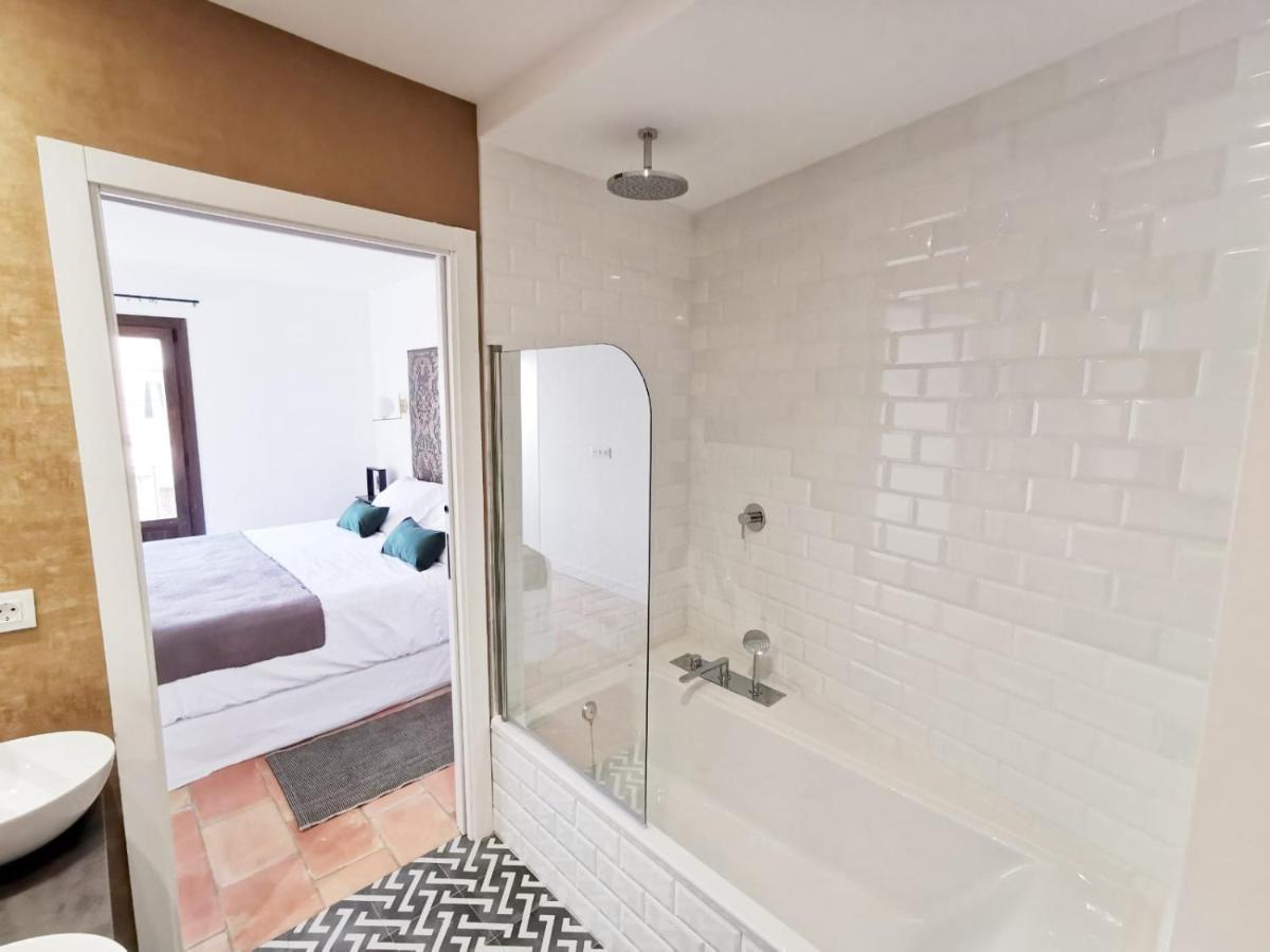 Apartamentos Tres Llaves Palacio De Vela De Los Cobos Úbeda Eksteriør billede