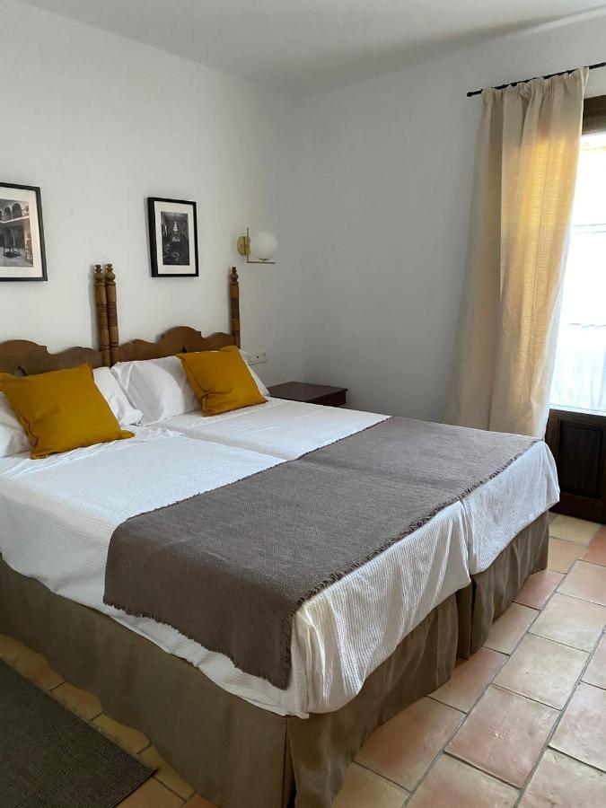 Apartamentos Tres Llaves Palacio De Vela De Los Cobos Úbeda Eksteriør billede